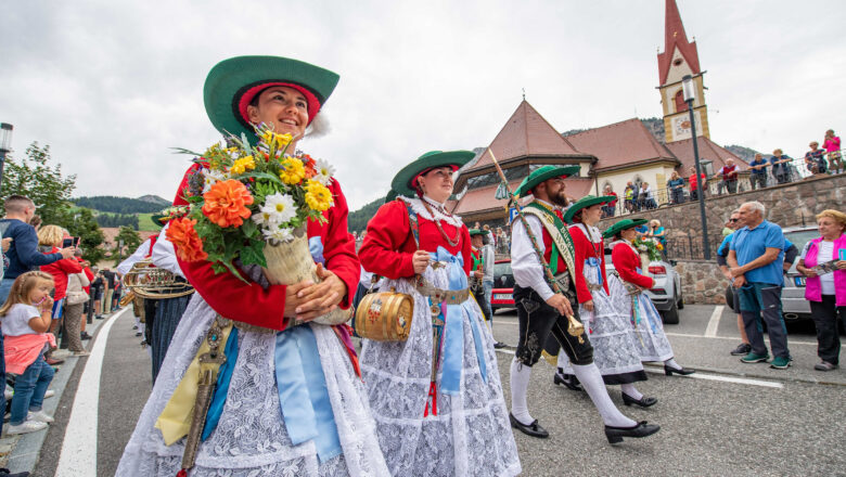 Val Gardena in Costume